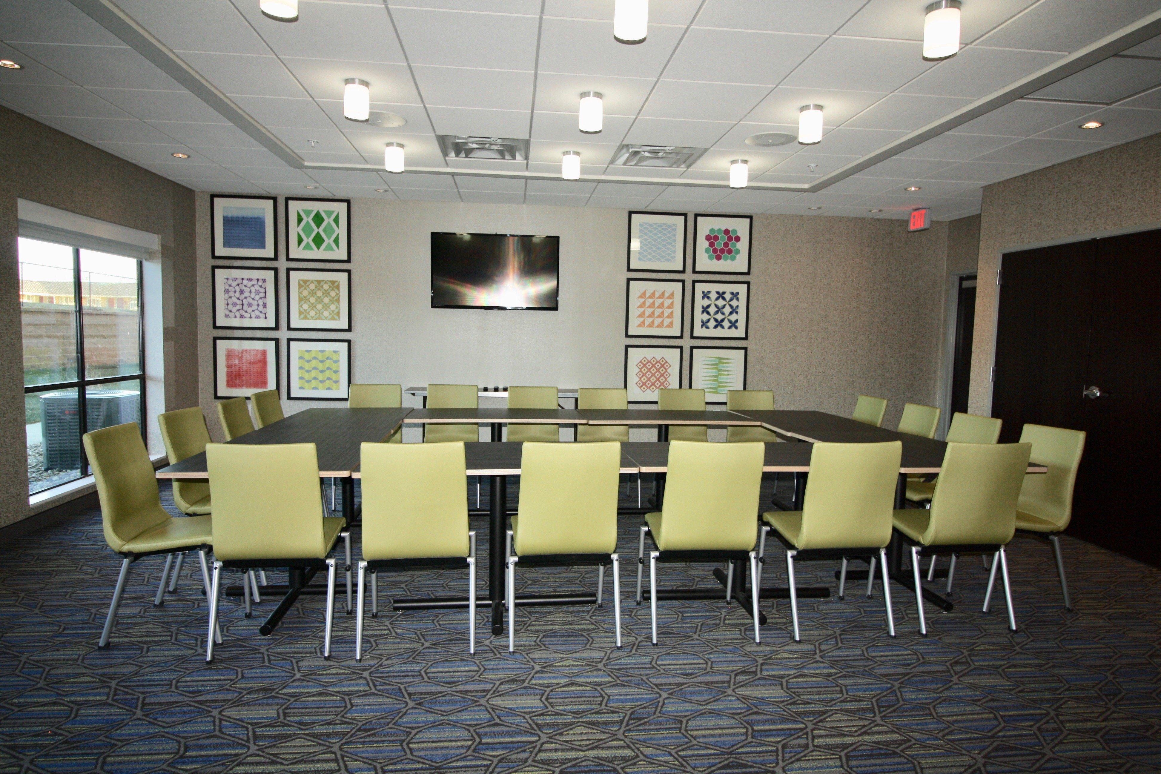 Holiday Inn Express & Suites - Kirksville - University Area By Ihg Exterior photo