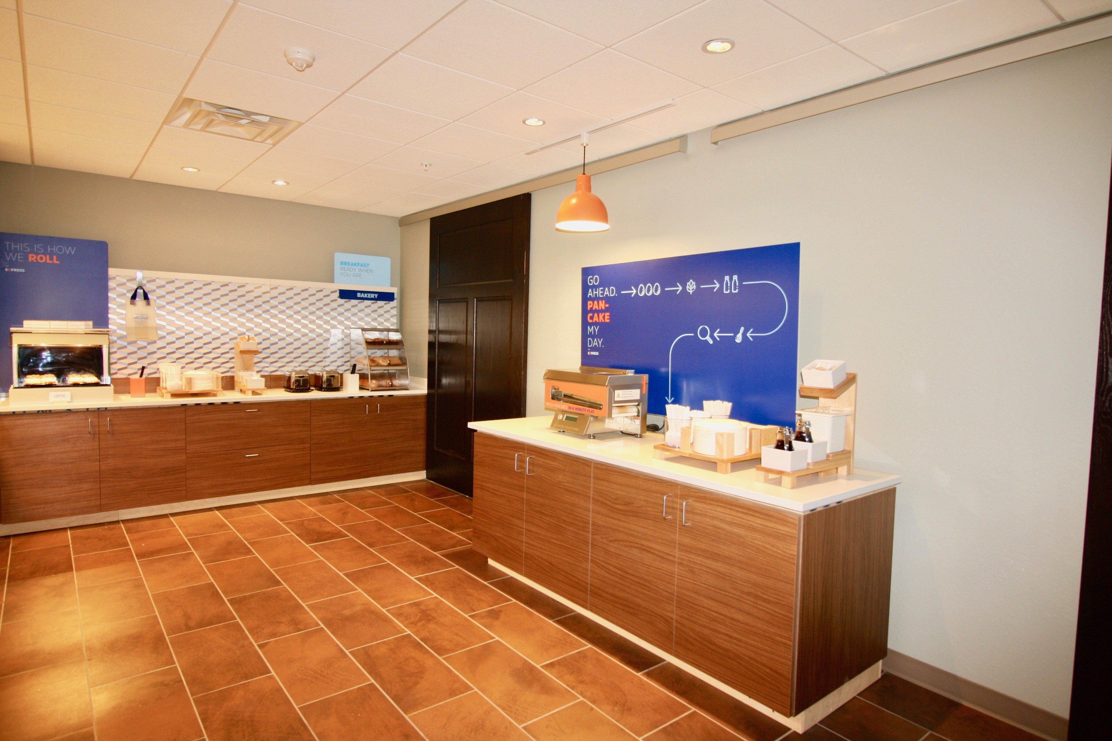 Holiday Inn Express & Suites - Kirksville - University Area By Ihg Exterior photo